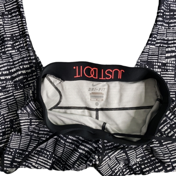 Nike Dri Fit Just Do It Pocket cropped Adjustable waist athletic leggings - Picture 3 of 7